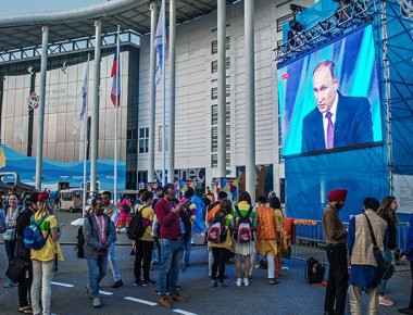 Βλ. Πούτιν: «Οι κυρώσεις των ΗΠΑ θέλουν να εκτοπίσουν την Ρωσία από την ενεργειακή αγορά της Ευρώπης»